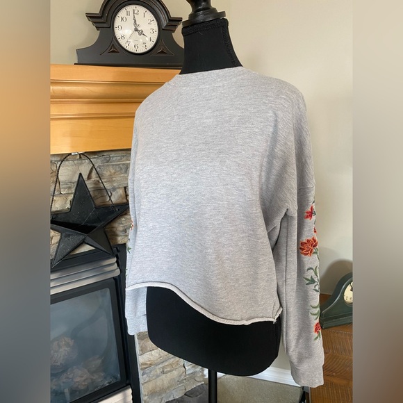 Cropped Crewneck Sweater - Picture 1 of 4